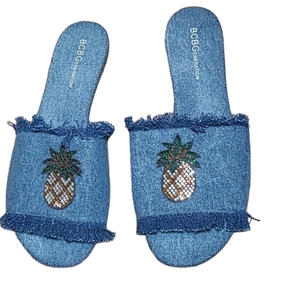 BCBGeneratio  Blue Jean Pineapple Slip-on  Slides 7.5 - Picture 1 of 10